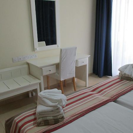 Royal Blue Hotel & Spa Geroskipou المظهر الخارجي الصورة